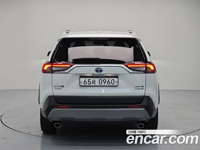 Toyota RAV4 2019 — photo 3