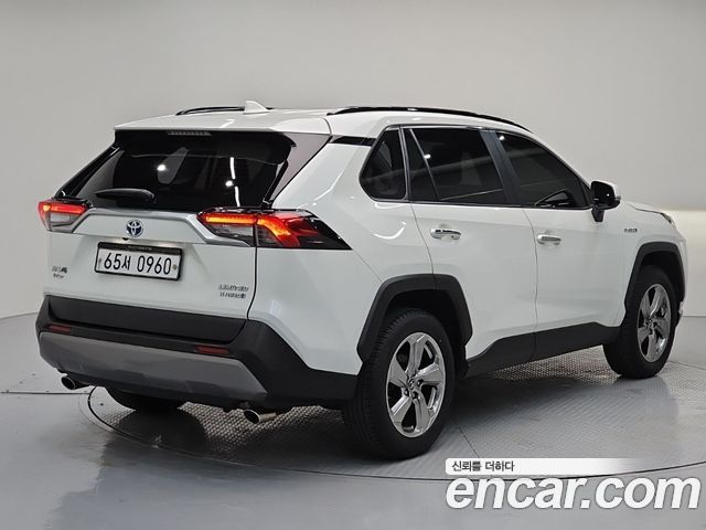 Toyota RAV4 2019 — photo 4