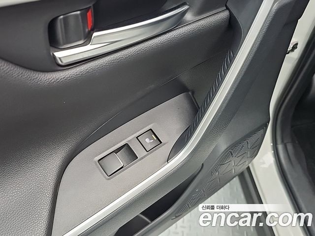 Toyota RAV4 2019 — photo 12