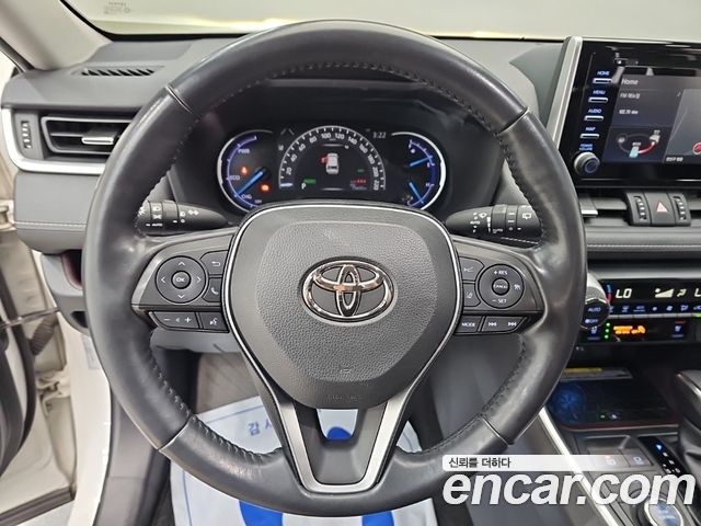Toyota RAV4 2019 — photo 17