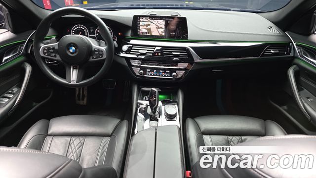 BMW 5-Series 2019 — photo 10
