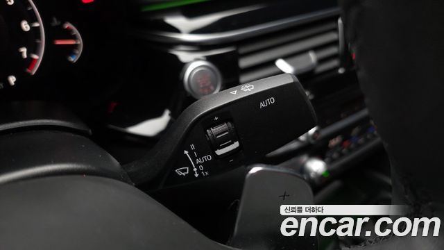 BMW 5-Series 2019 — photo 24