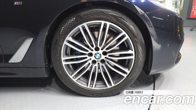 BMW 5-Series 2019 — photo 7