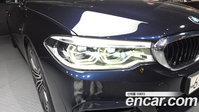 BMW 5-Series 2019 — photo 8