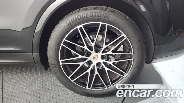 Porsche Cayenne 2025 — photo 7