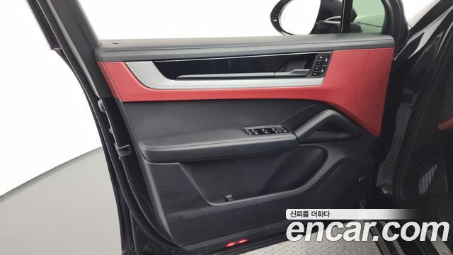 Porsche Cayenne 2025 — photo 14