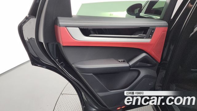 Porsche Cayenne 2025 — photo 15