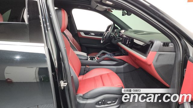 Porsche Cayenne 2025 — photo 16