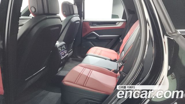 Porsche Cayenne 2025 — photo 27