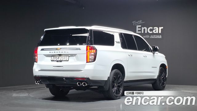 Chevrolet Surburban 2021 — photo 2