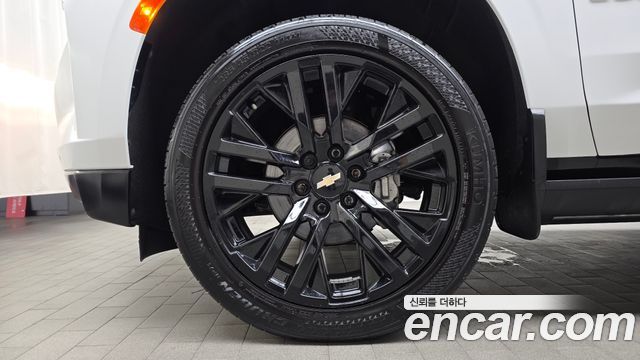 Chevrolet Surburban 2021 — photo 5