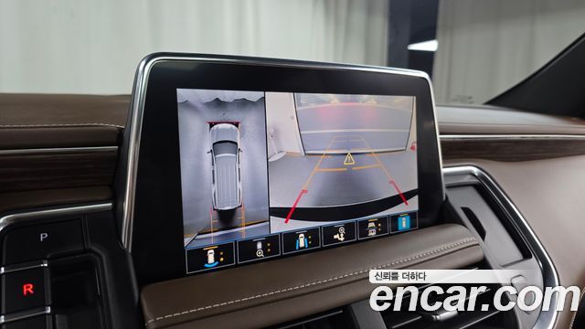Chevrolet Surburban 2021 — photo 21