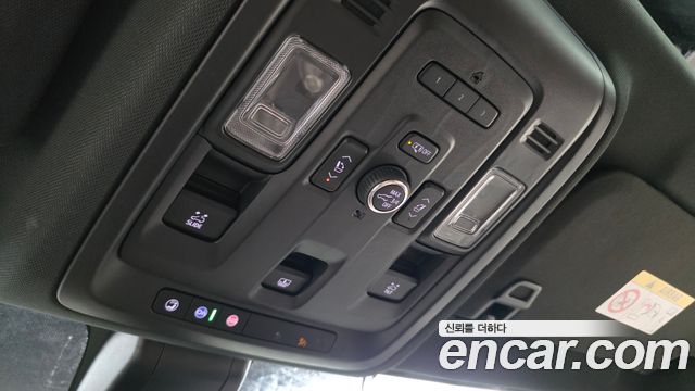 Chevrolet Surburban 2021 — photo 22
