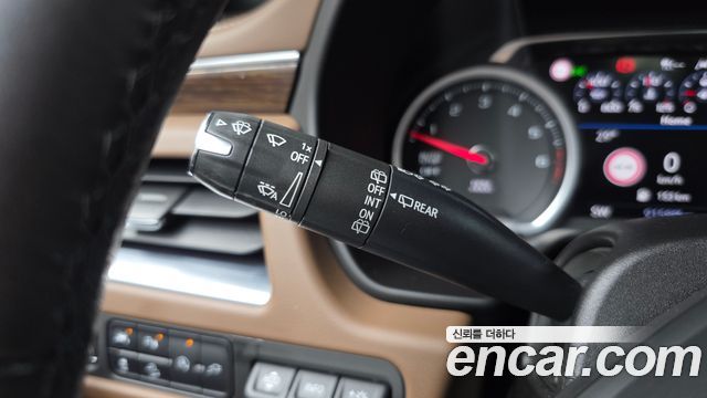 Chevrolet Surburban 2021 — photo 23