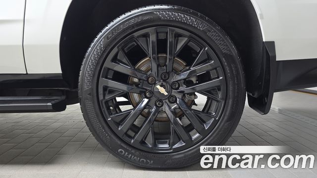Chevrolet Surburban 2021 — photo 7