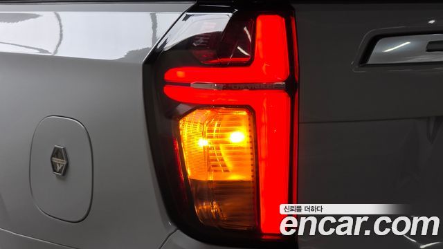 Chevrolet Surburban 2021 — photo 9