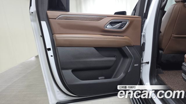 Chevrolet Surburban 2021 — photo 15