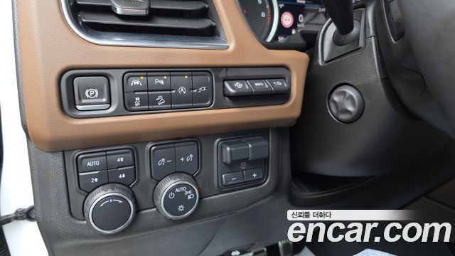 Chevrolet Surburban 2021 — photo 29