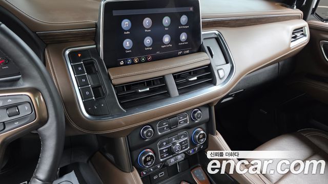 Chevrolet Surburban 2021 — photo 31