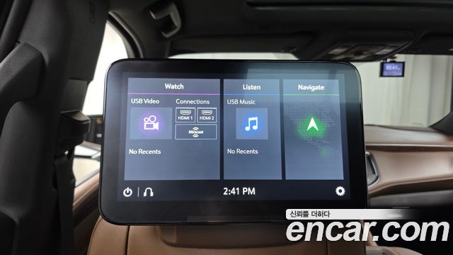 Chevrolet Surburban 2021 — photo 32