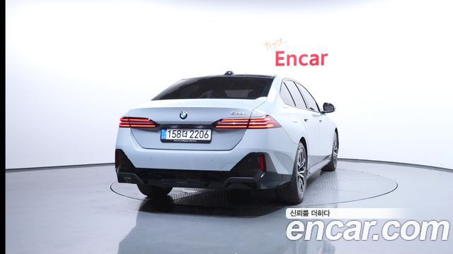 BMW 5-Series 2025 — photo 4