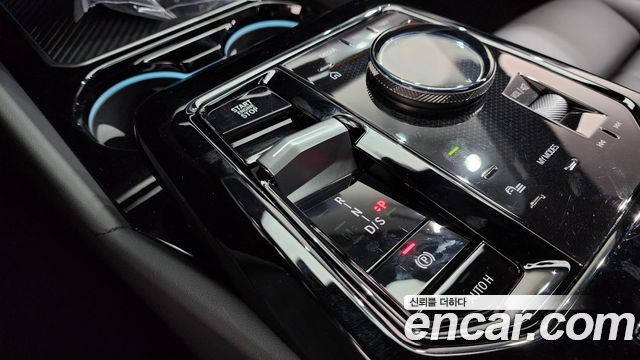 BMW 5-Series 2025 — photo 12