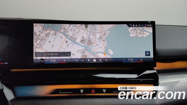 BMW 5-Series 2025 — photo 19