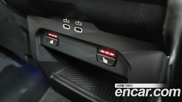 BMW 5-Series 2025 — photo 25