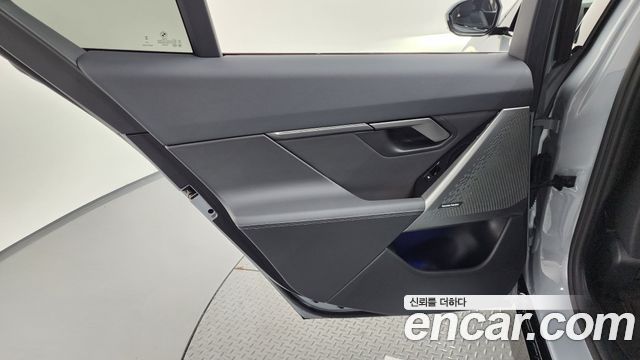 BMW 5-Series 2025 — photo 15