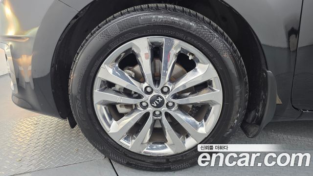Kia Canival 2015 — photo 5