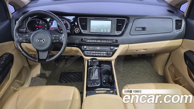 Kia Canival 2015 — photo 10