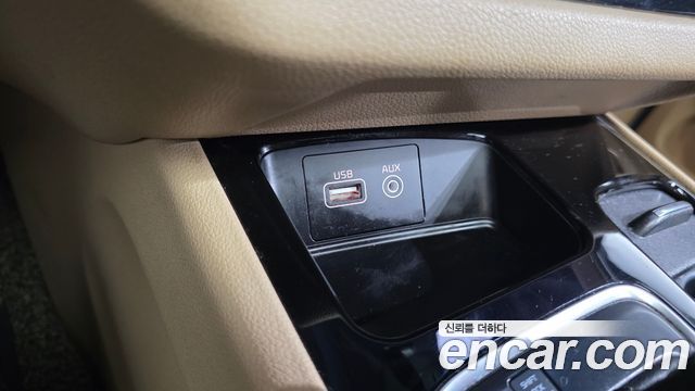 Kia Canival 2015 — photo 19