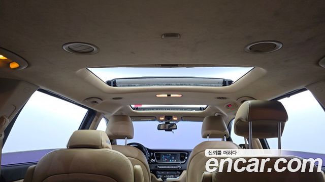 Kia Canival 2015 — photo 26