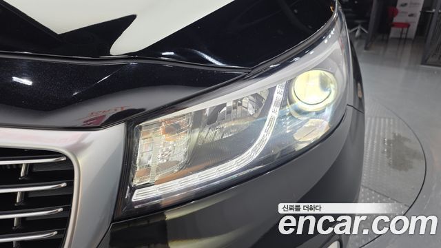 Kia Canival 2015 — photo 8