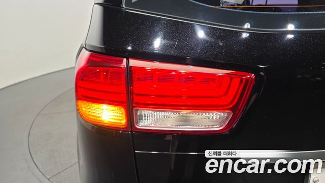 Kia Canival 2015 — photo 9