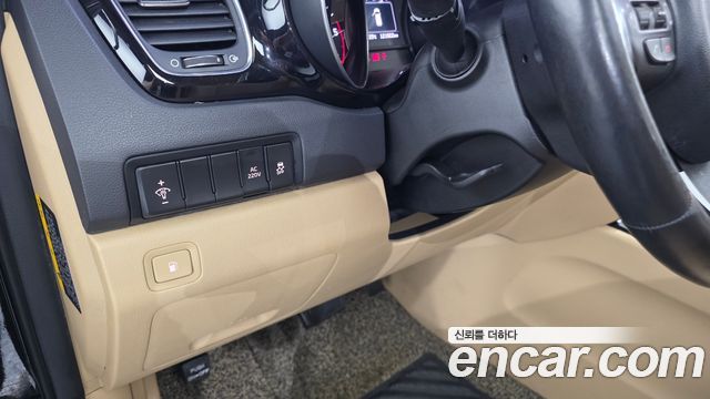 Kia Canival 2015 — photo 29
