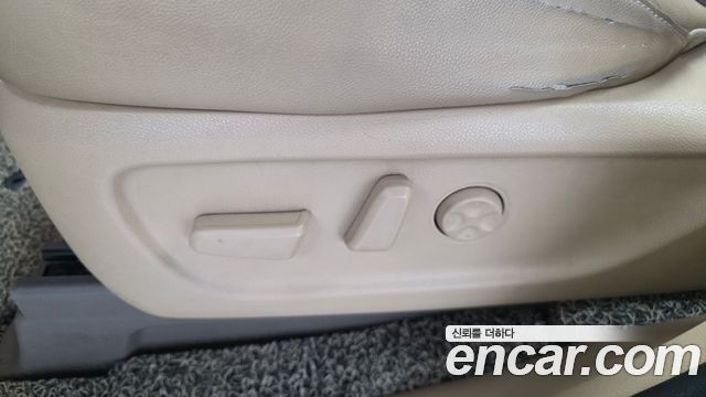 Kia Canival 2015 — photo 31