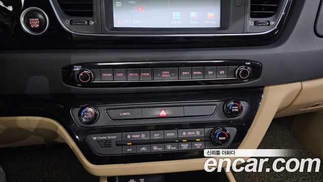Kia Canival 2015 — photo 32