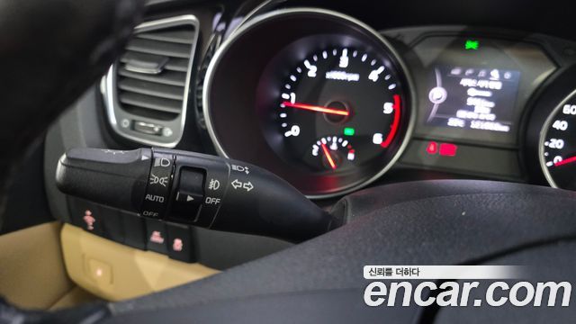 Kia Canival 2015 — photo 34