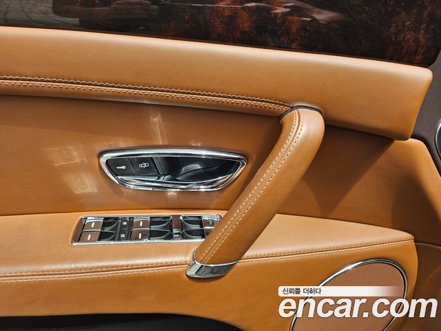 Bentley Flying Spur 2015 — photo 8