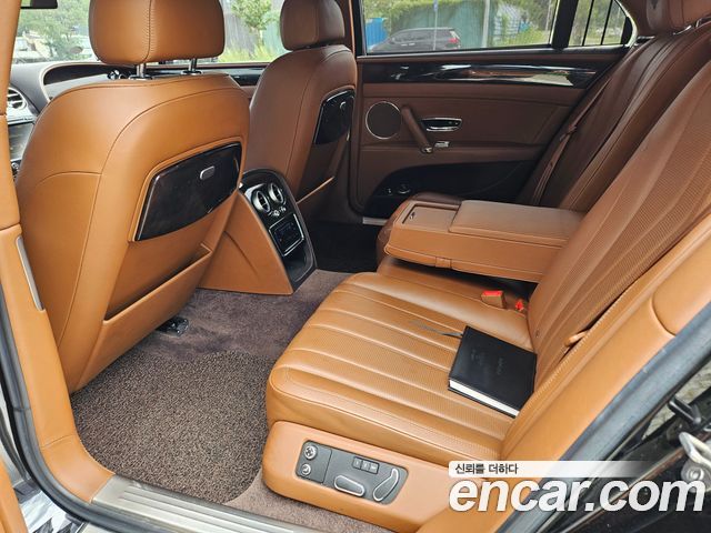 Bentley Flying Spur 2015 — photo 9