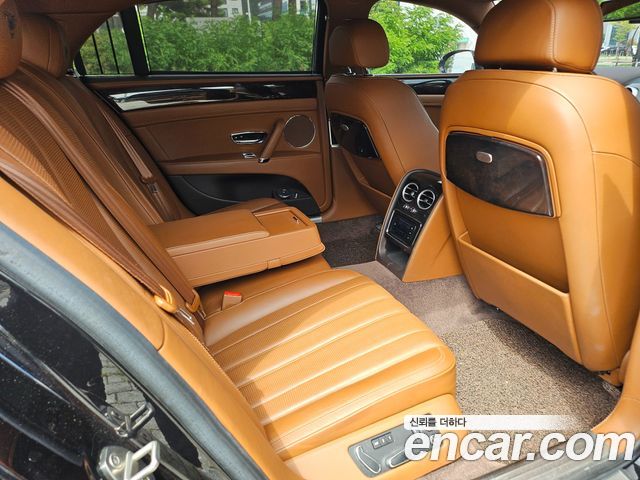 Bentley Flying Spur 2015 — photo 12