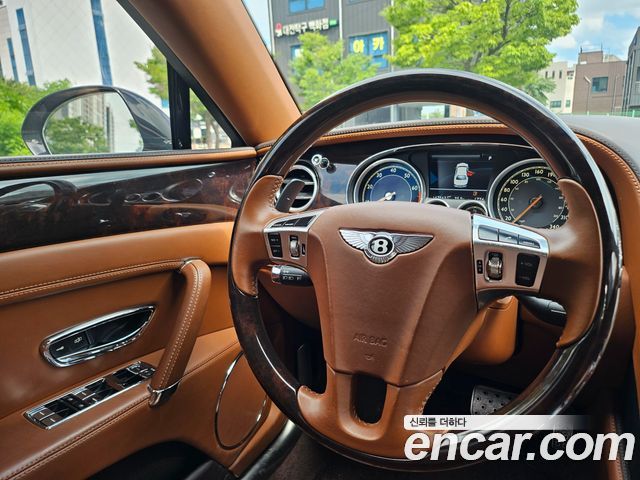 Bentley Flying Spur 2015 — photo 19