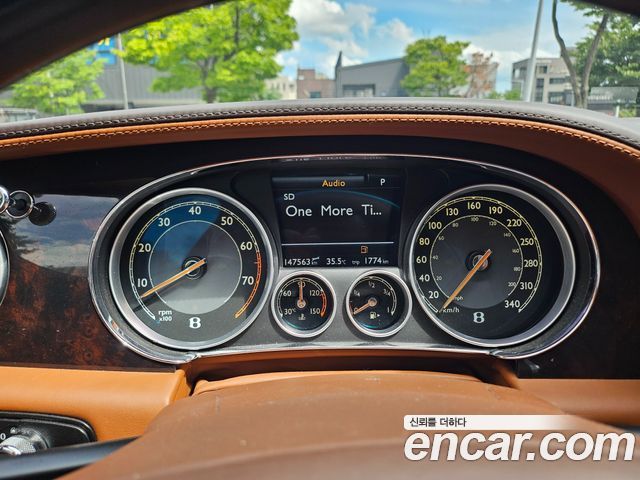 Bentley Flying Spur 2015 — photo 20