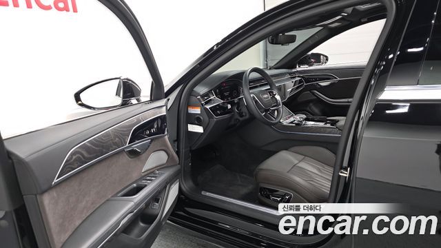 Audi A8 2023 — photo 13