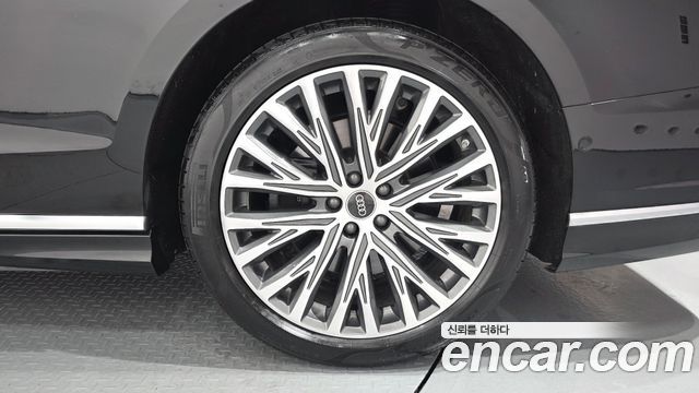 Audi A8 2023 — photo 7