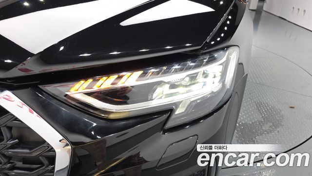Audi A8 2023 — photo 8