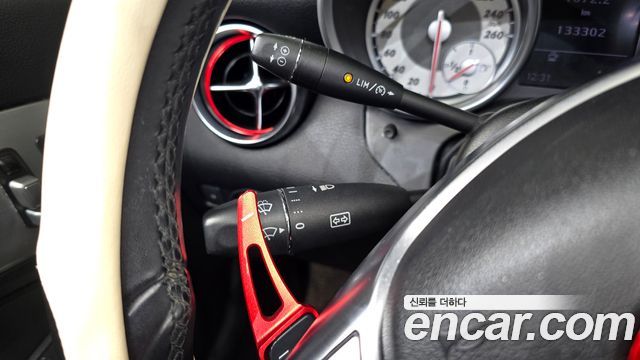 Mercedes-Benz SLK-Class 2012 — photo 25