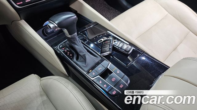 Kia K7 2017 — photo 12
