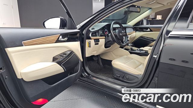 Kia K7 2017 — photo 13